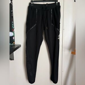 Black, Slim fitting joggers